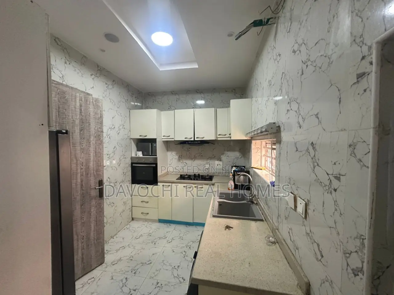 4bdrm Duplex in Conservative Road,, Chevron for rent