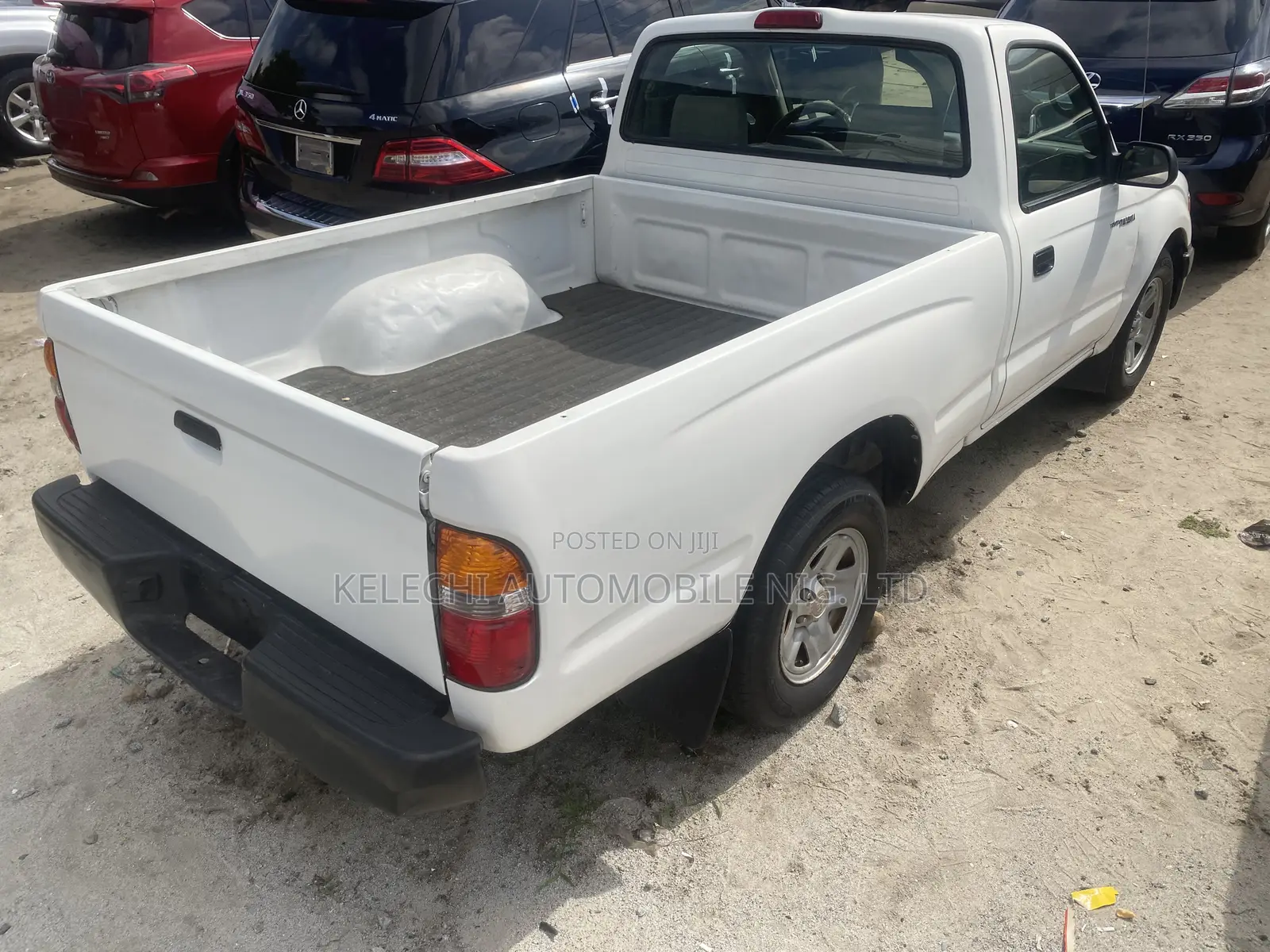 Toyota Tacoma Base 4x4 Regular Cab 103.3 in. WB 2001 White