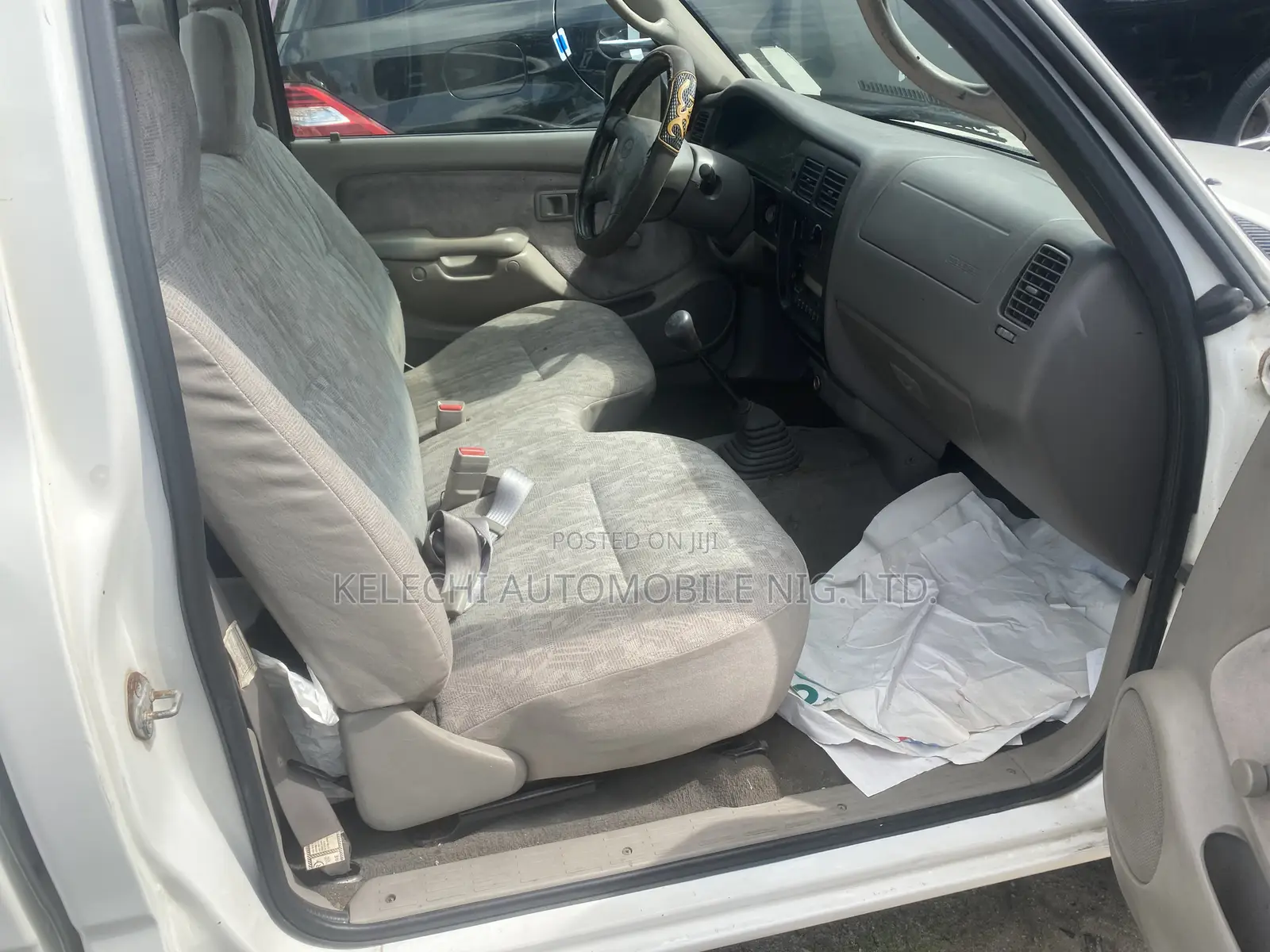 Toyota Tacoma Base 4x4 Regular Cab 103.3 in. WB 2001 White