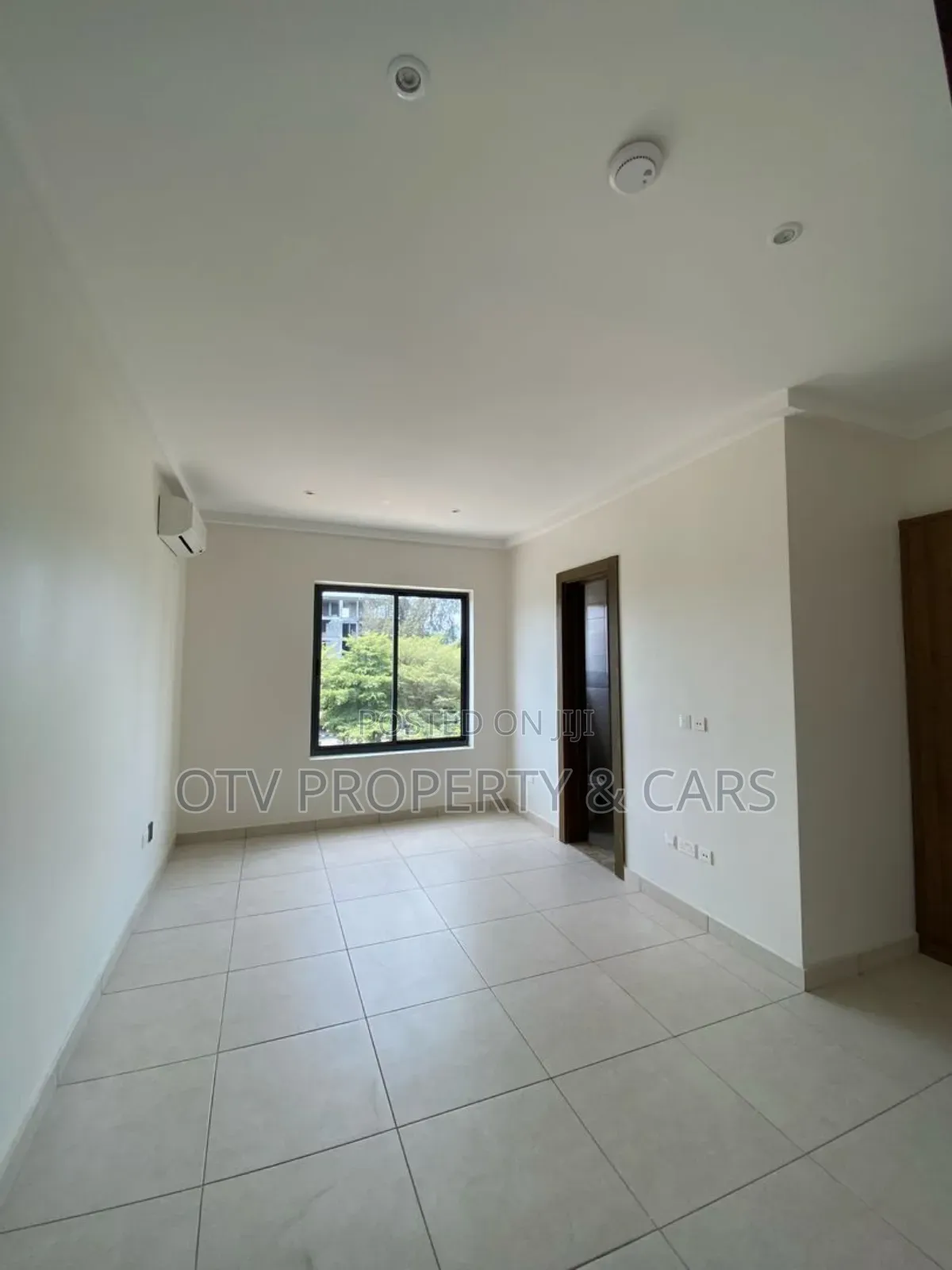 Furnished 4bdrm Penthouse in Banana Island for sale