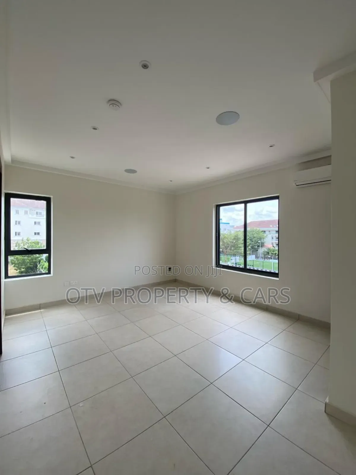 Furnished 4bdrm Penthouse in Banana Island for sale