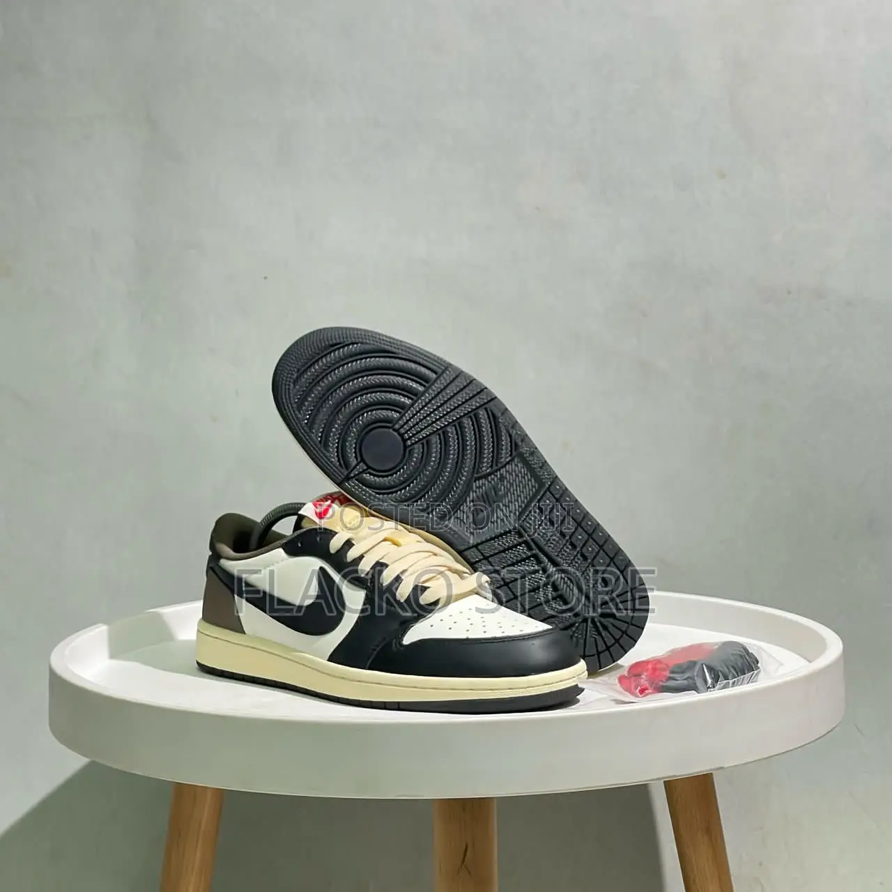 Original Air Jordan 1 Low Mocha Sneakers