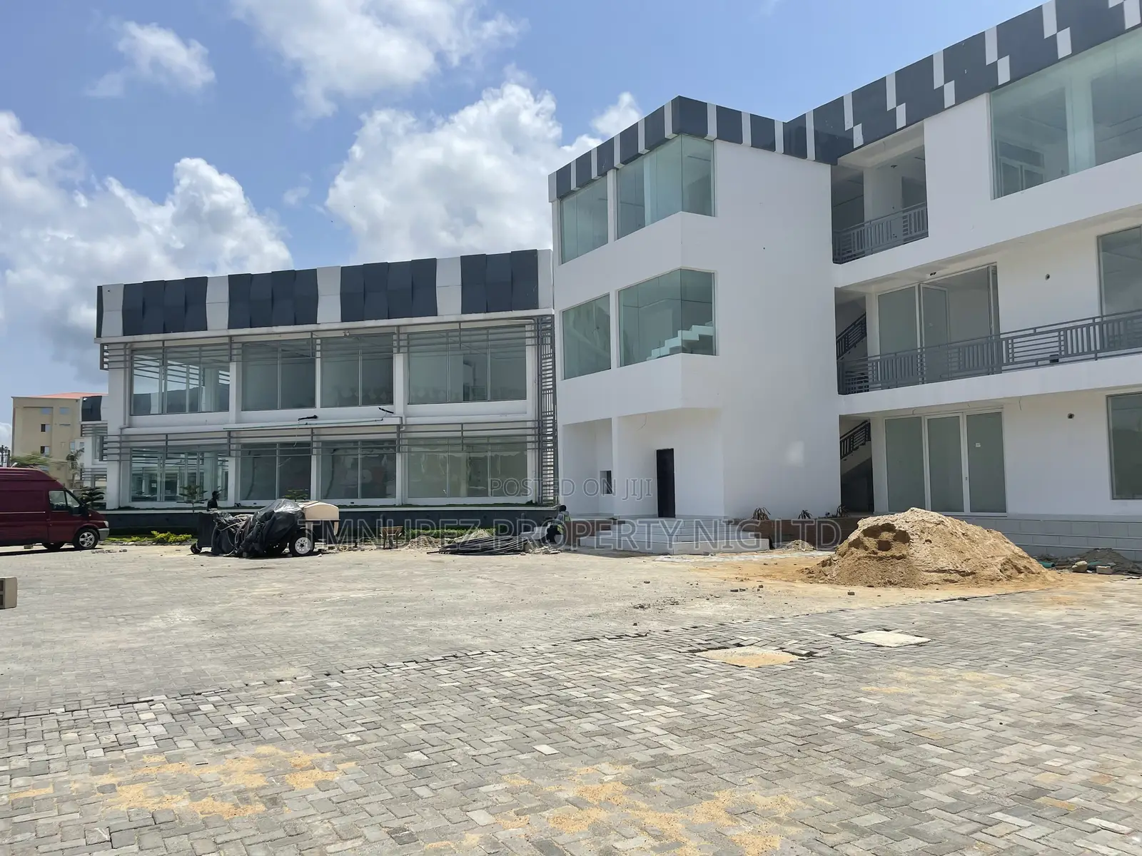 100 SQM Space for Rent at Lekki Scheme2