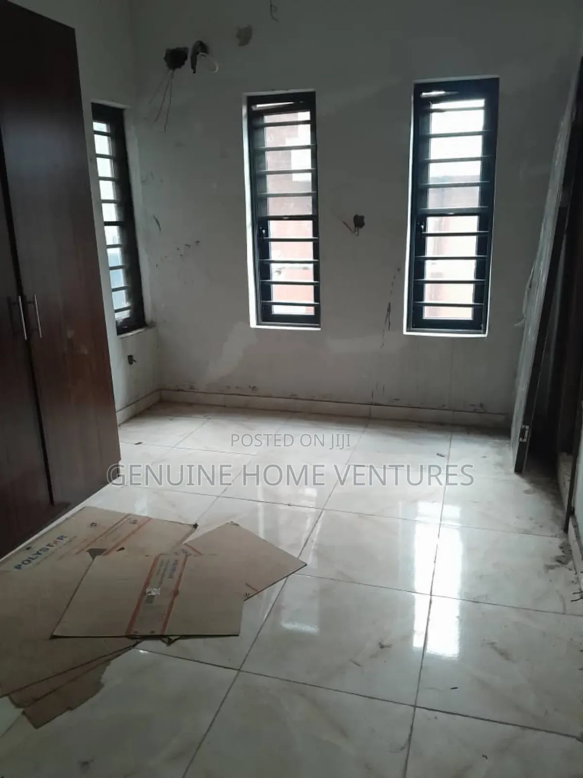 3bdrm Apartment in Yaba for sale