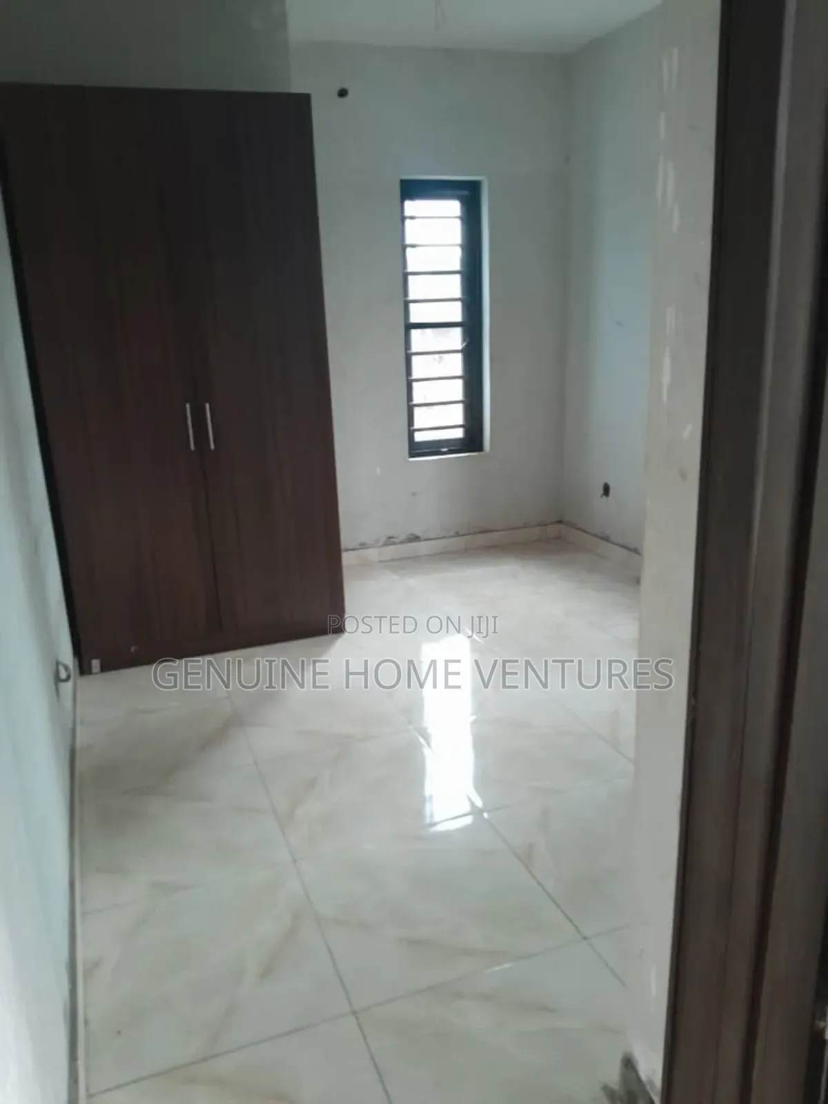 3bdrm Apartment in Yaba for sale