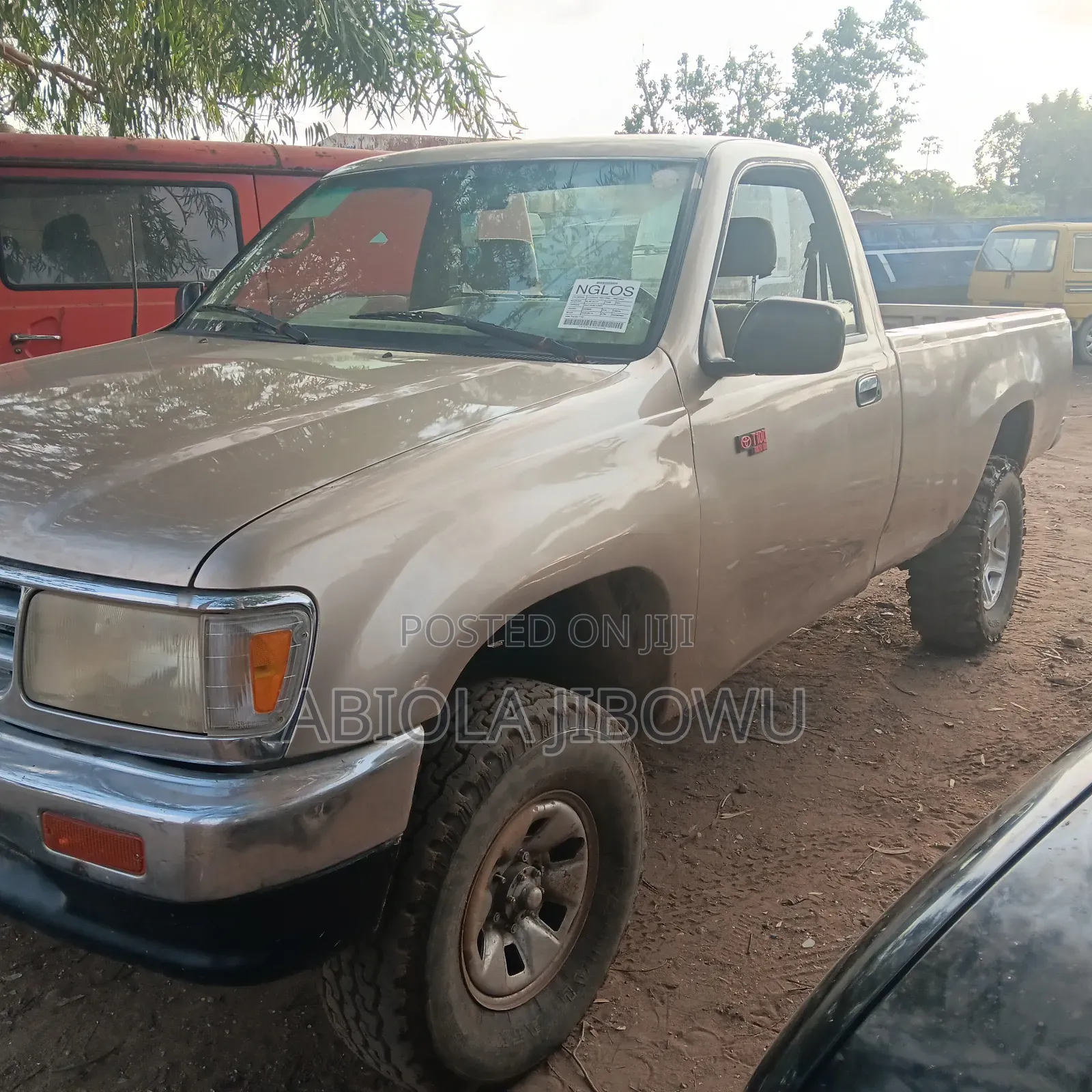 Toyota T100 SR5 4x4 Regular Cab 1993 Gold