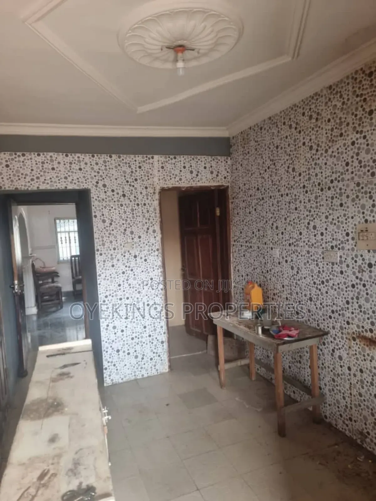 3bdrm Block of Flats in Erikalofi Akala Express for sale