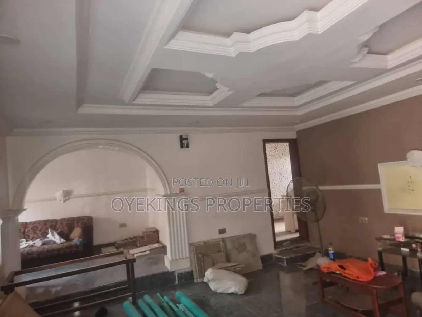 3bdrm Block of Flats in Erikalofi Akala Express for sale