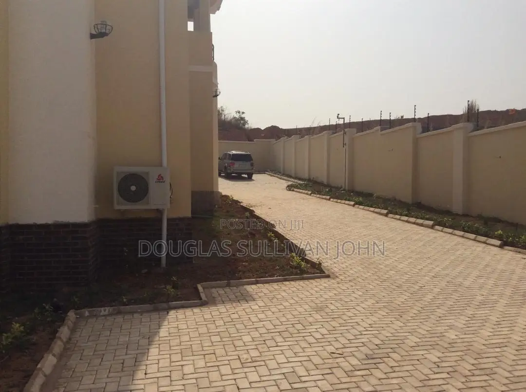 Furnished 6bdrm Mansion in Independence Layout, Enugu for sale