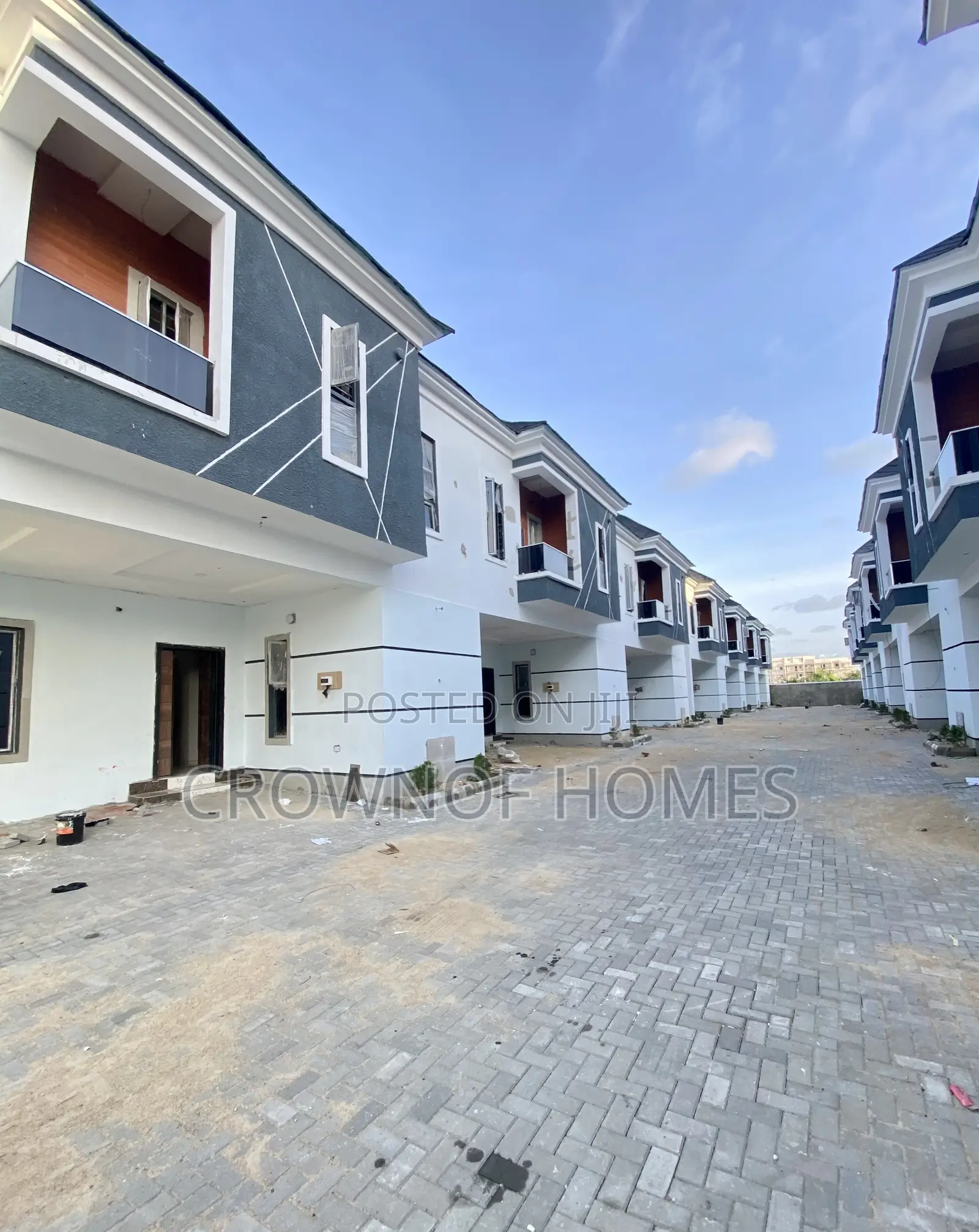 4bdrm Duplex in Lekki for sale
