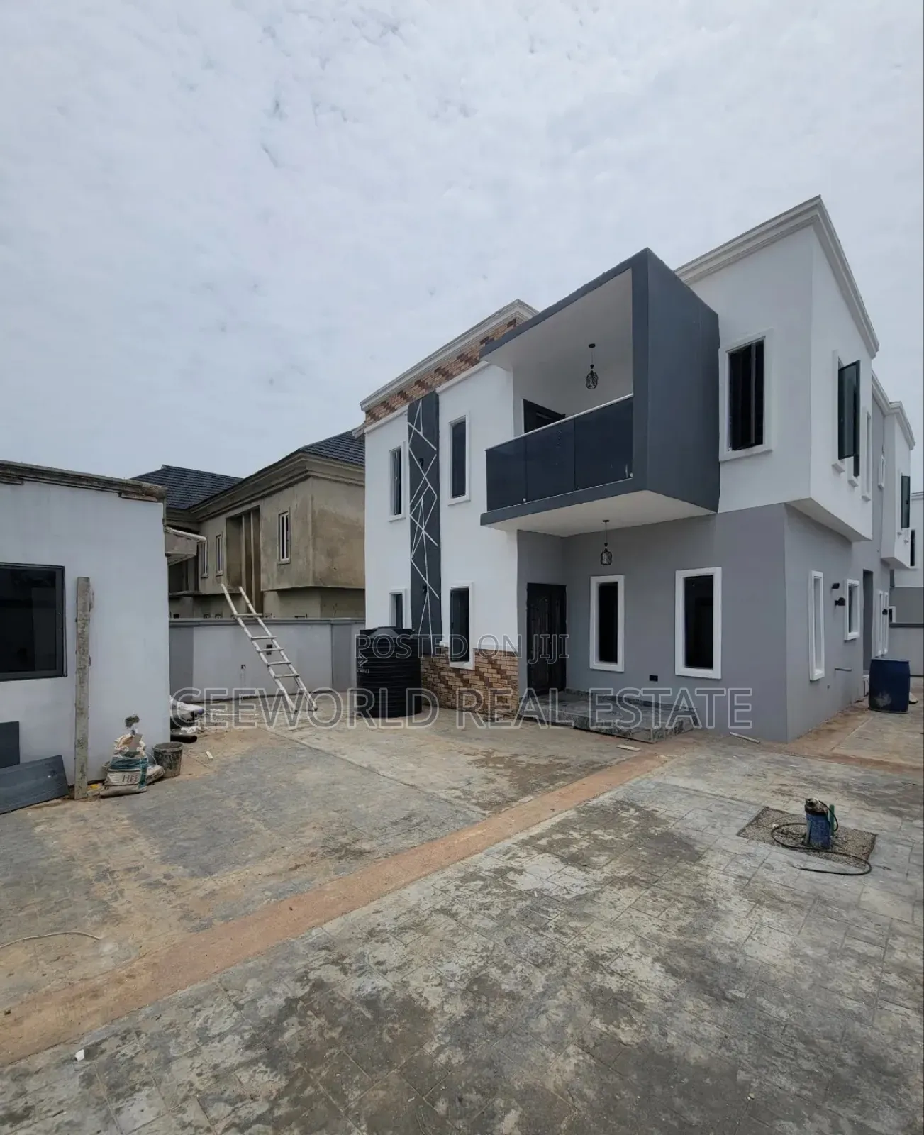5bdrm Duplex in Kolapo Ishola Gra, Akobo for sale