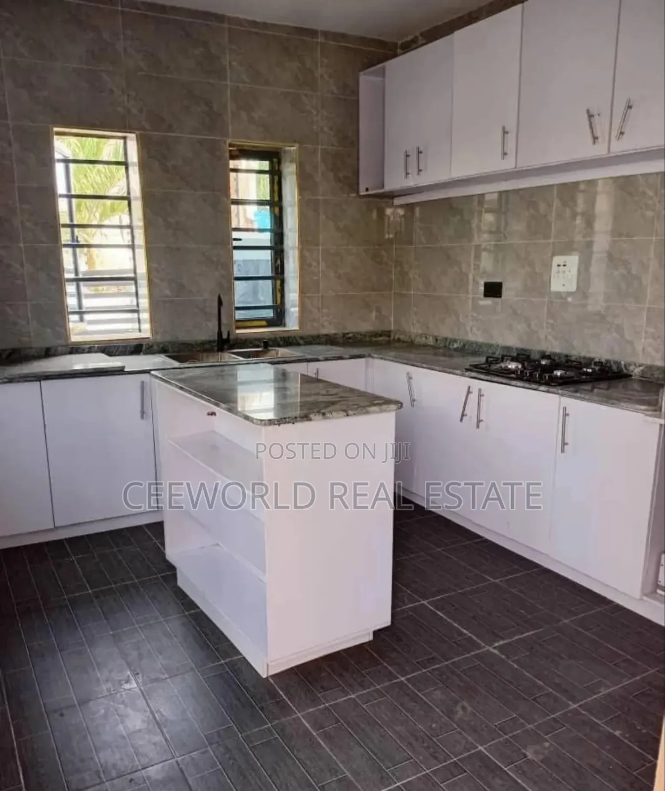 4bdrm Duplex in Purple Gate Estate for sale