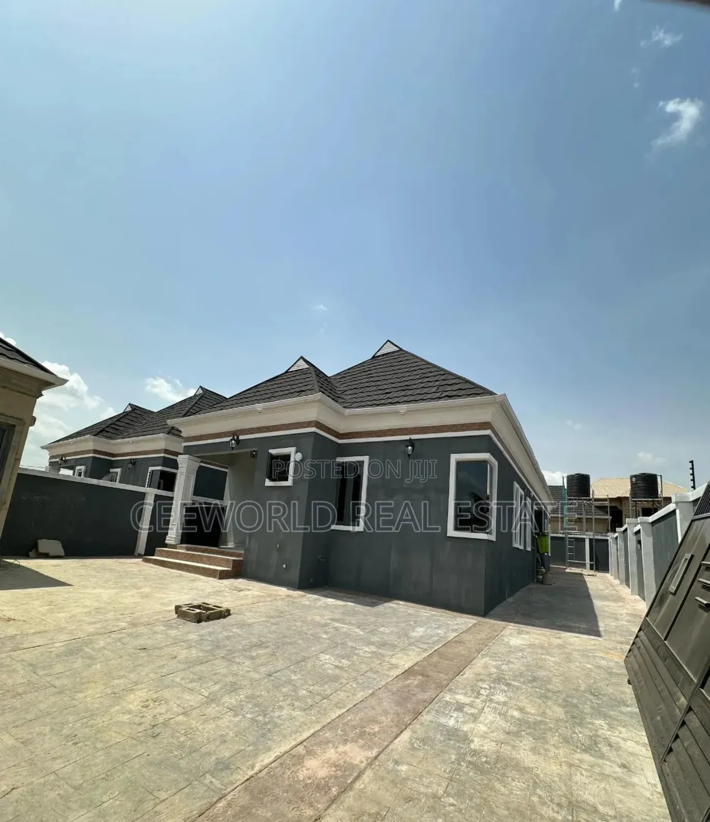 3bdrm Bungalow in Alafara Estate, Idishin for sale