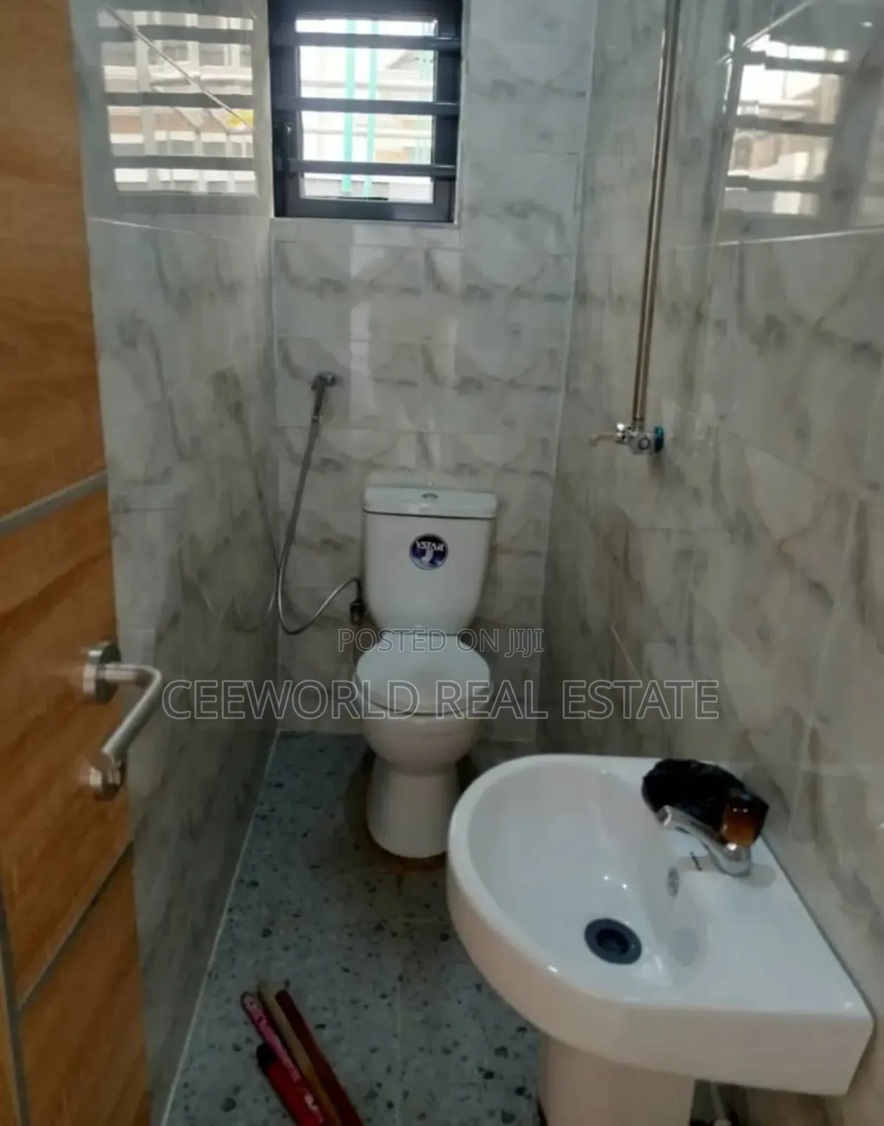 3bdrm Bungalow in Alafara Estate, Idishin for sale