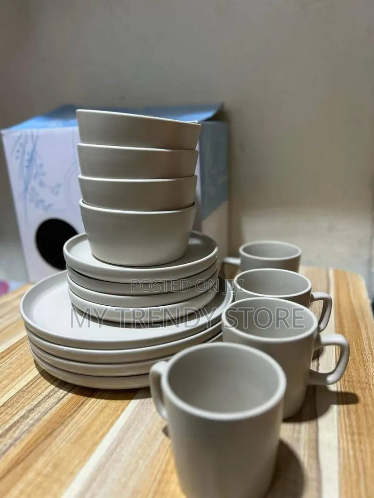 16 Pieces Stone Ware Dinner Set
