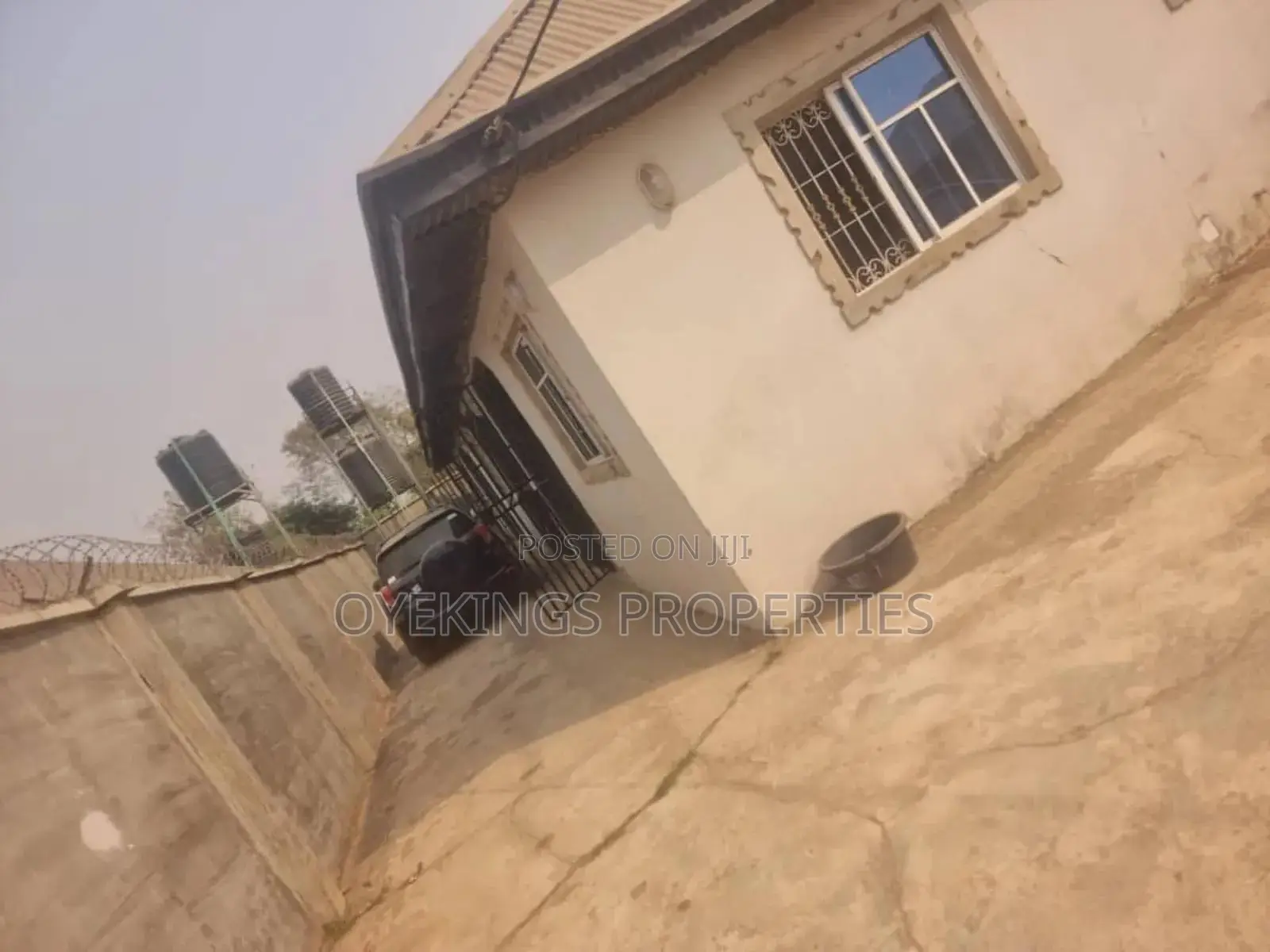3bdrm Block of Flats in Erikalofi Akala Express for sale