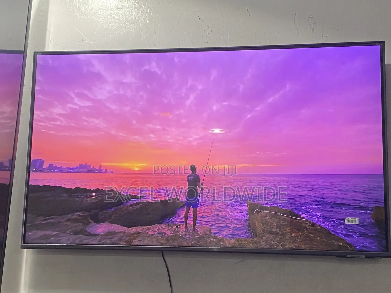 2023/24 Samsung 43" Class HDR Ultra Hd Smart Tv 43cu8070