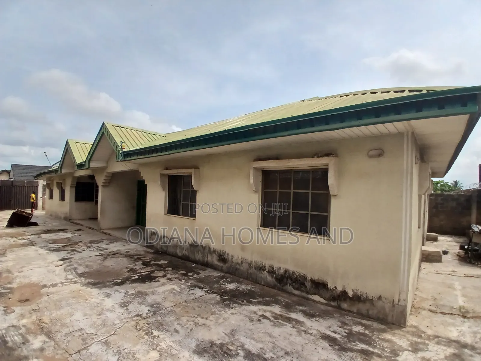 6bdrm Bungalow in Agbofieti/Idi-Ishin, Ibadan for sale