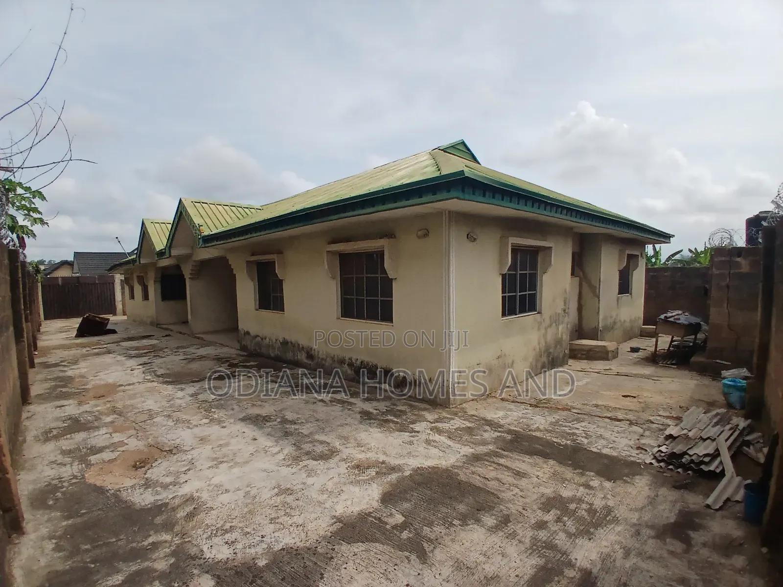 6bdrm Bungalow in Agbofieti/Idi-Ishin, Ibadan for sale
