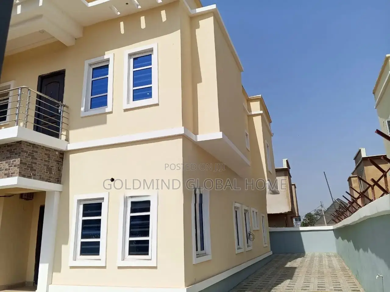4bdrm Duplex in Apo for sale