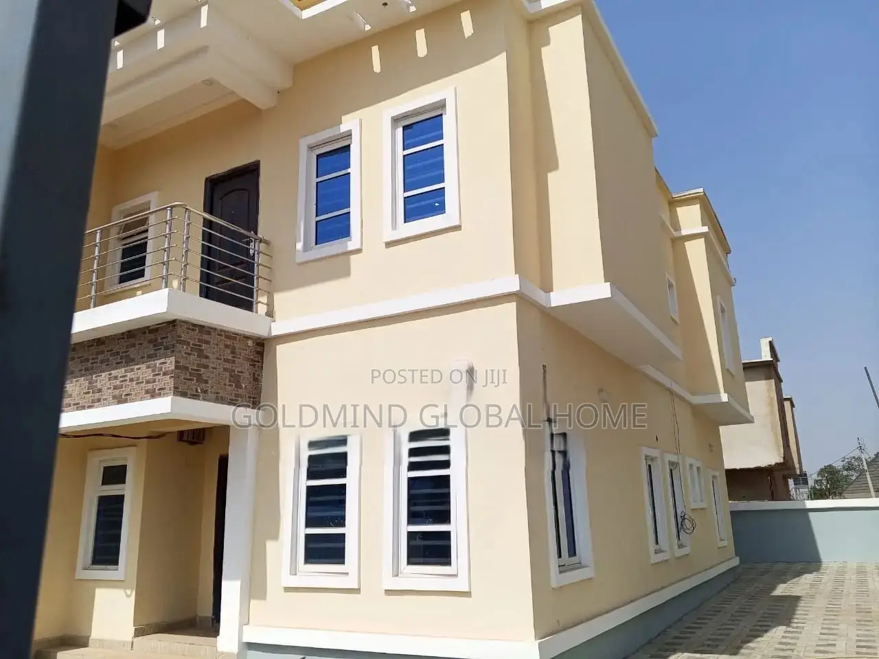 4bdrm Duplex in Apo for sale