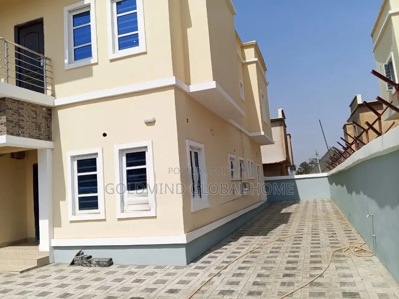 4bdrm Duplex in Apo for sale