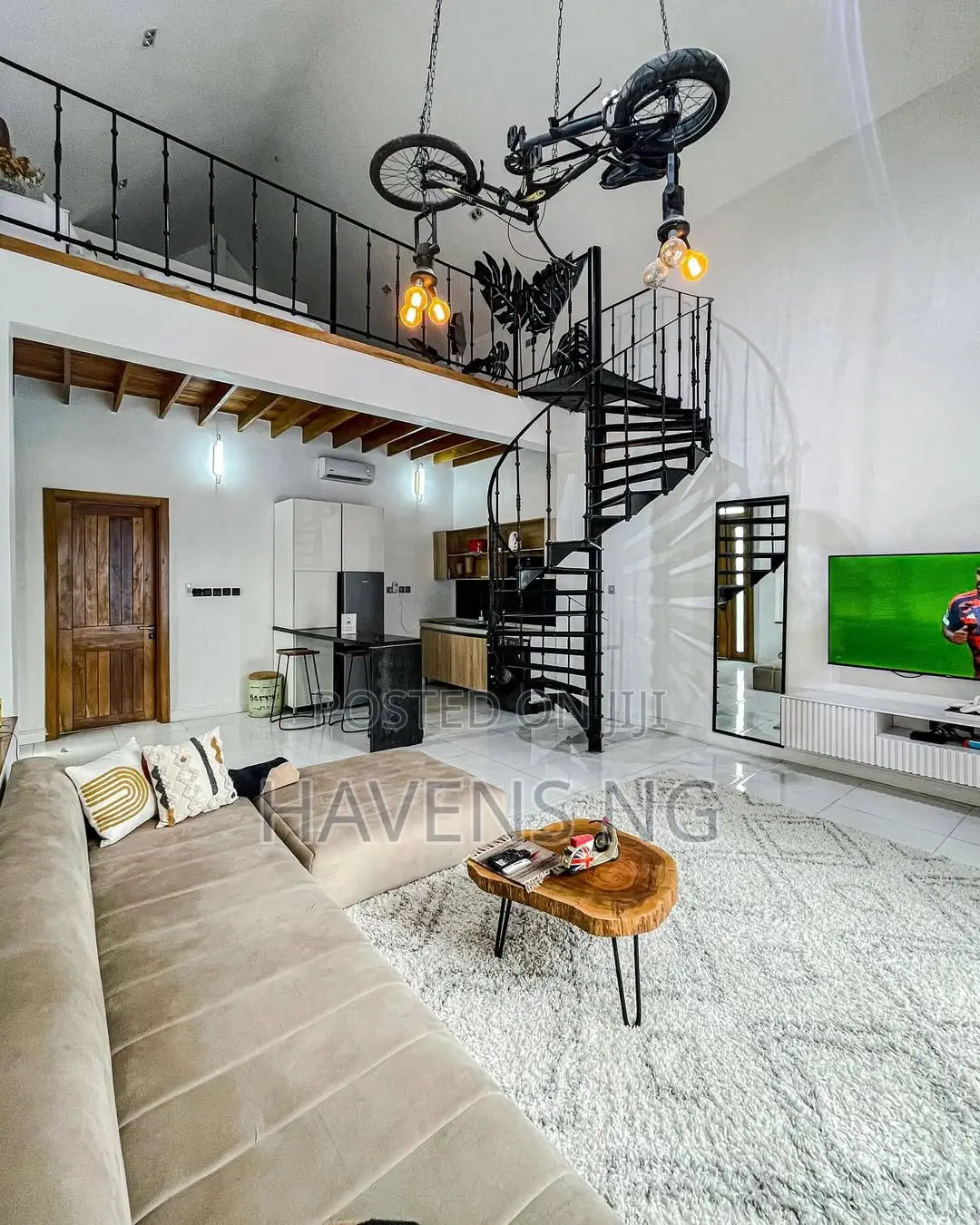 2 Bedroom Luxurious Detached Loft Unit.
