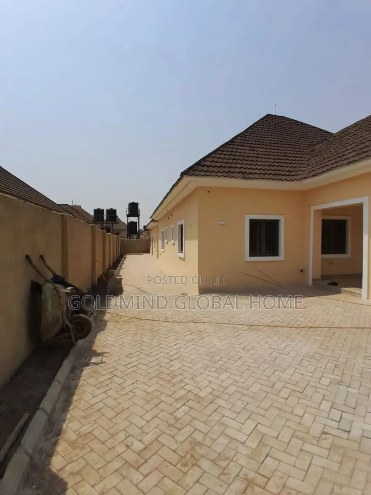 Furnished 3bdrm Bungalow in Royal Estate, Galadimawa for sale
