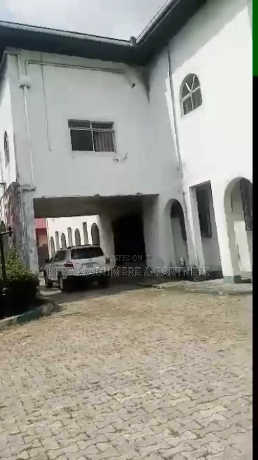 7bdrm Duplex in An Estate At Trans for rent