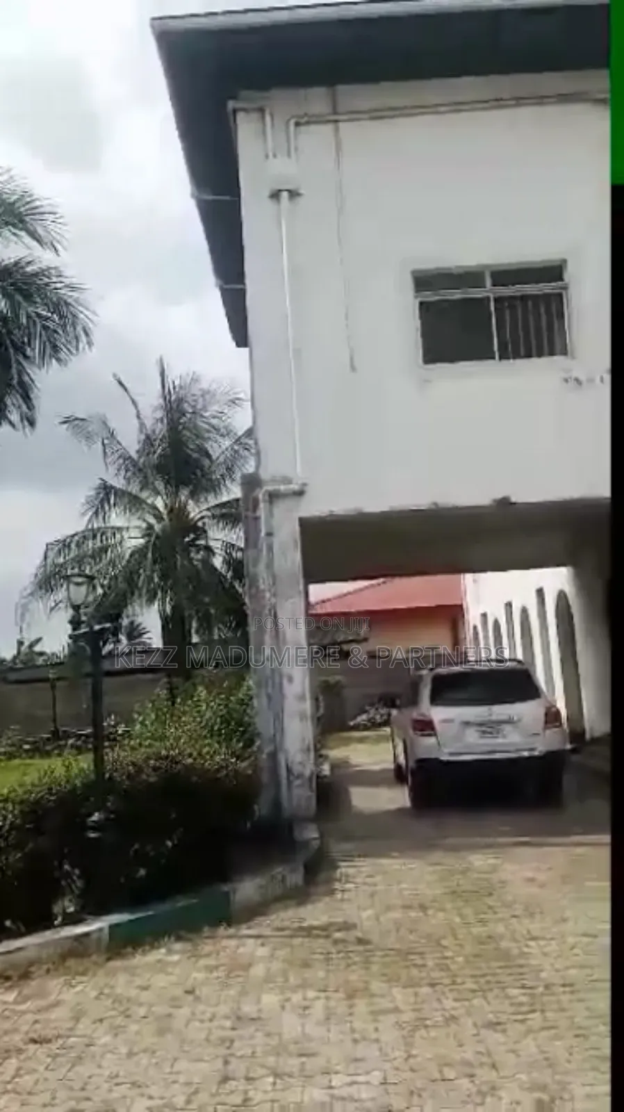 7bdrm Duplex in An Estate At Trans for rent