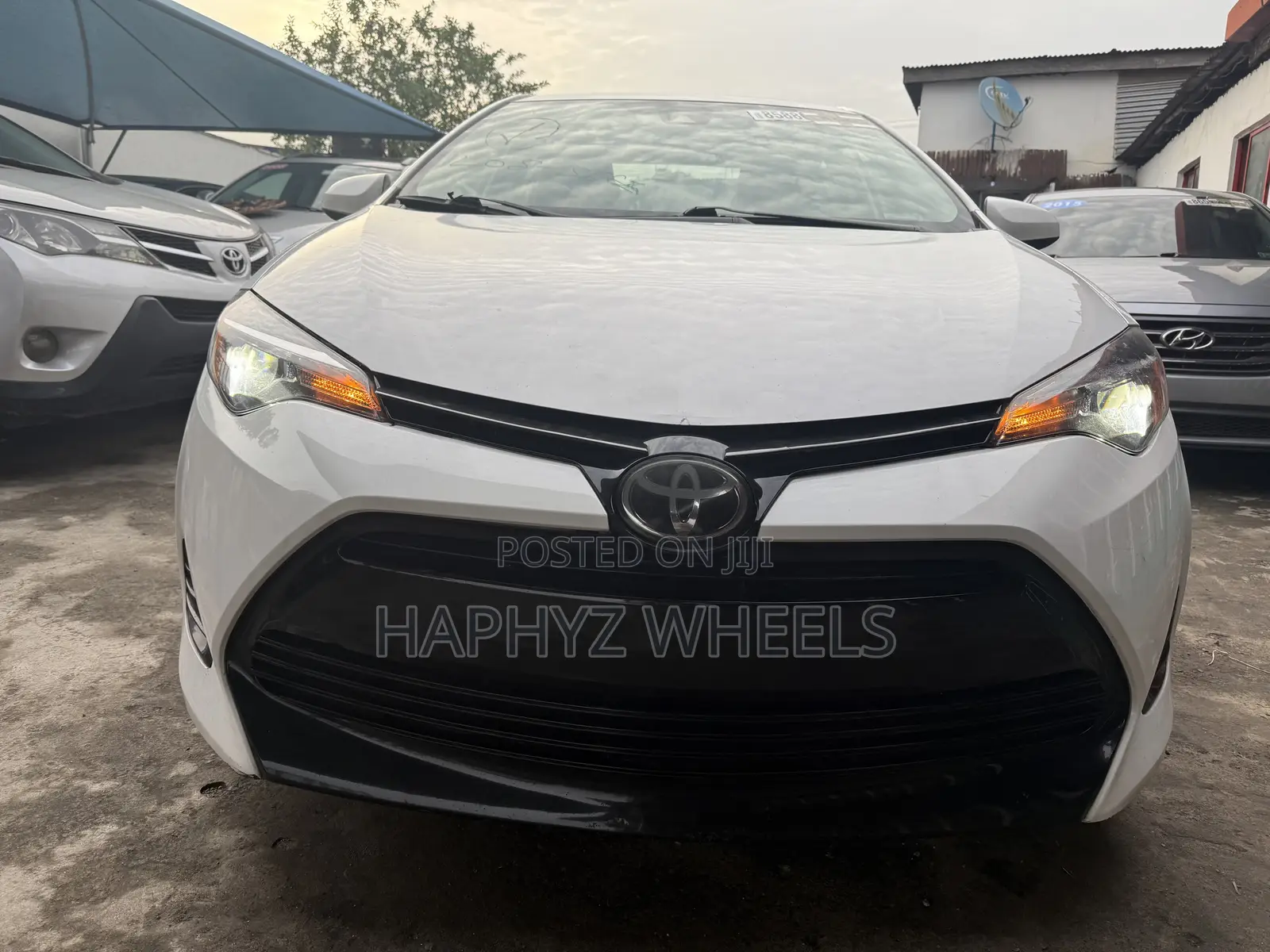 Toyota Corolla LE ECO 4dr Sedan (1.8L 4cyl CVT) 2017 White