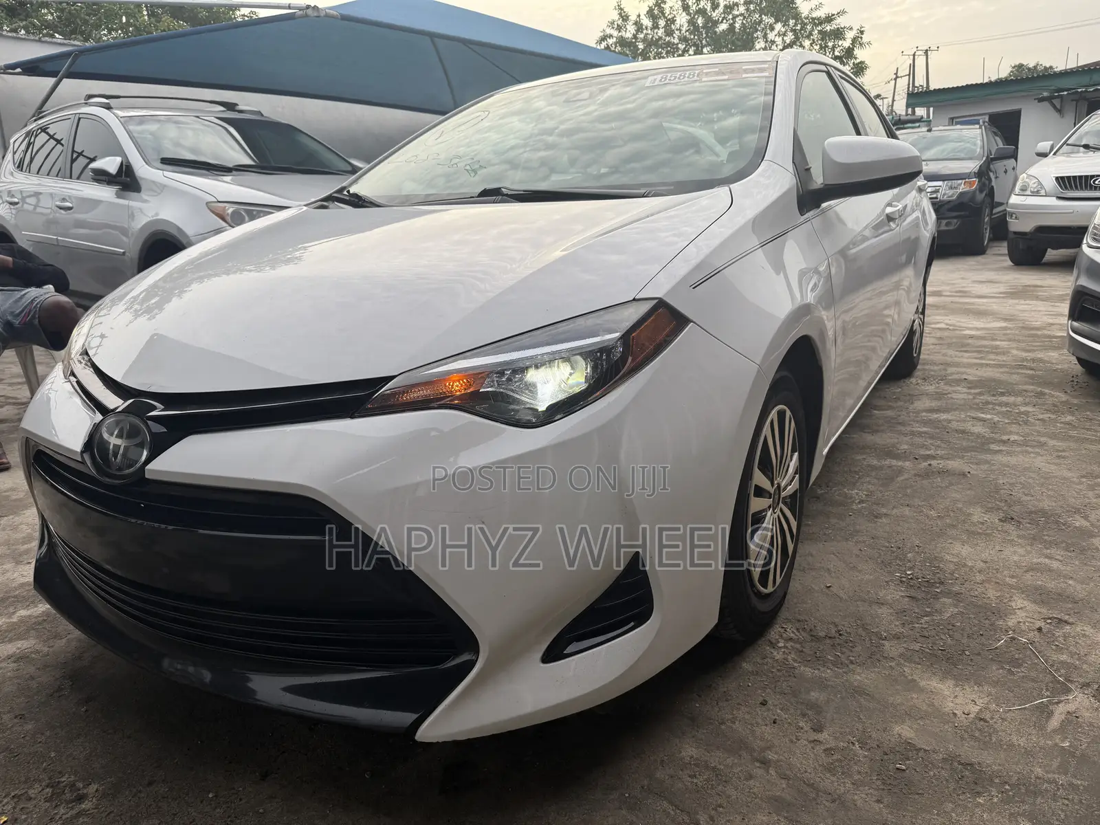 Toyota Corolla LE ECO 4dr Sedan (1.8L 4cyl CVT) 2017 White