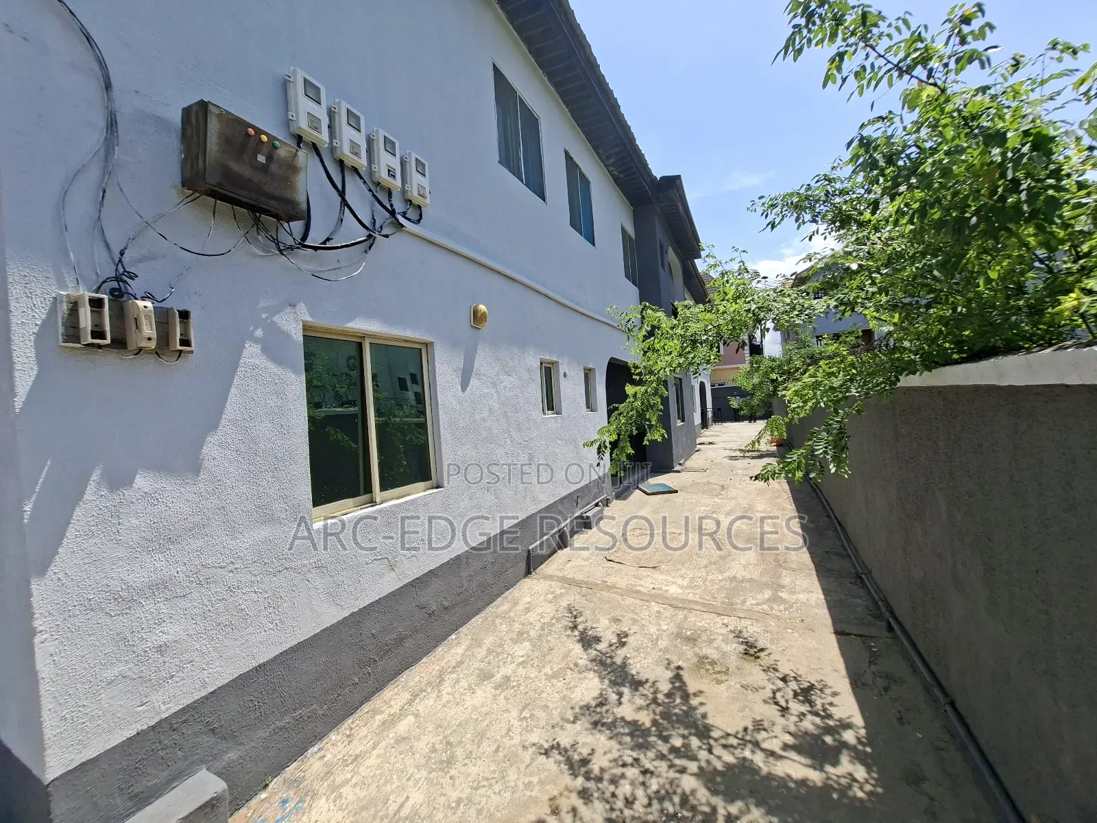 3bdrm Block of Flats in Ago Palace for sale