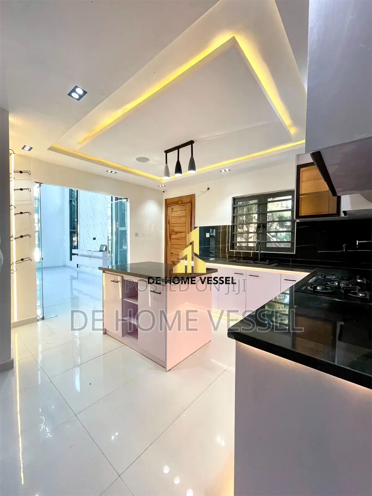 5bdrm Duplex in Lekki for sale