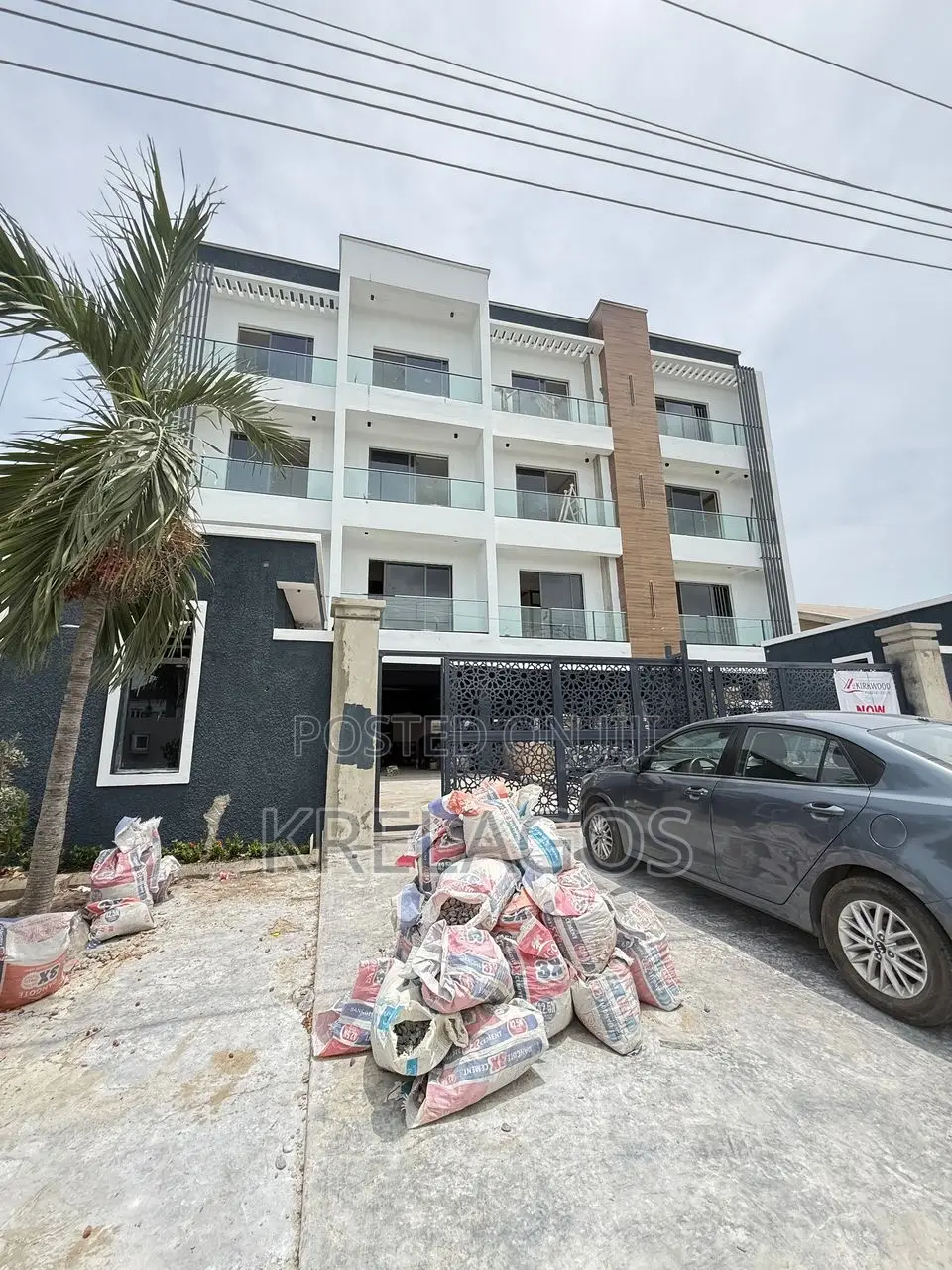 3bdrm Apartment in Lekki Phase 1 for sale