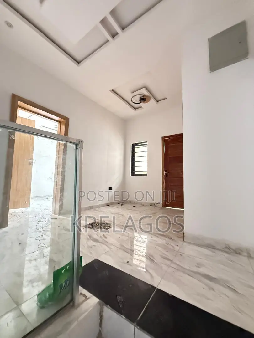 3bdrm Duplex in Ikota for sale