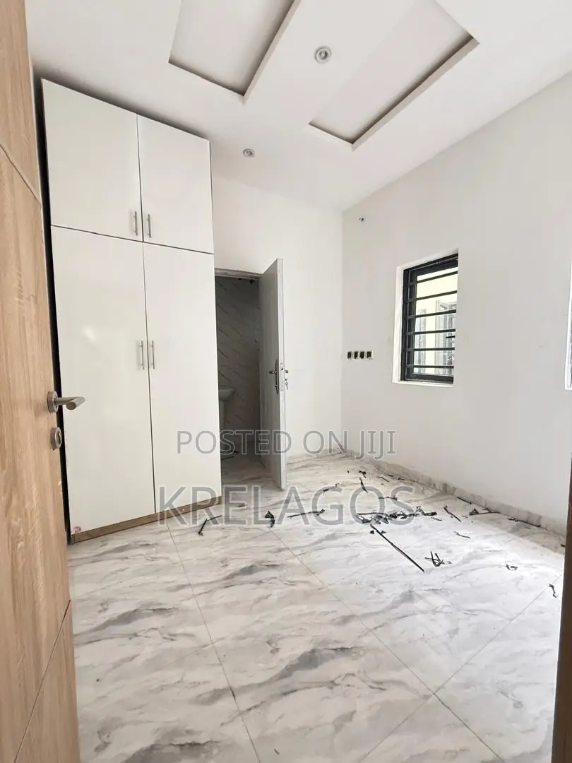 3bdrm Duplex in Ikota for sale