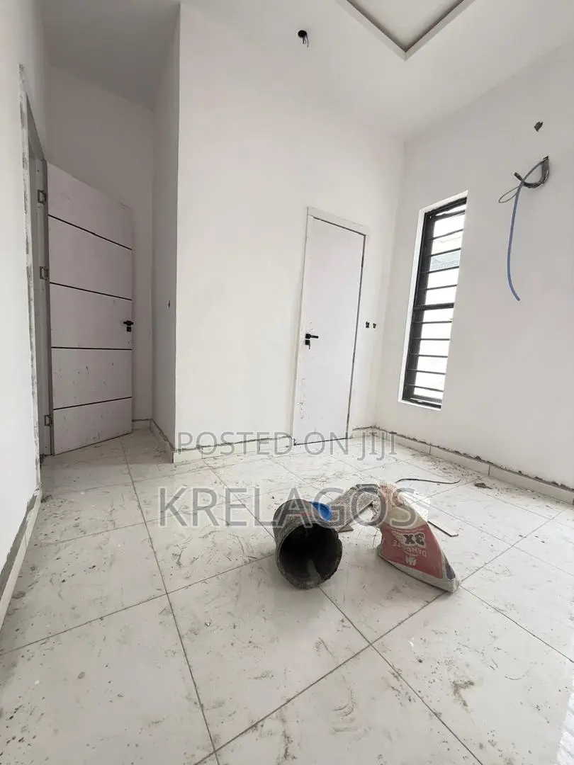 4bdrm Duplex in Ikota for sale