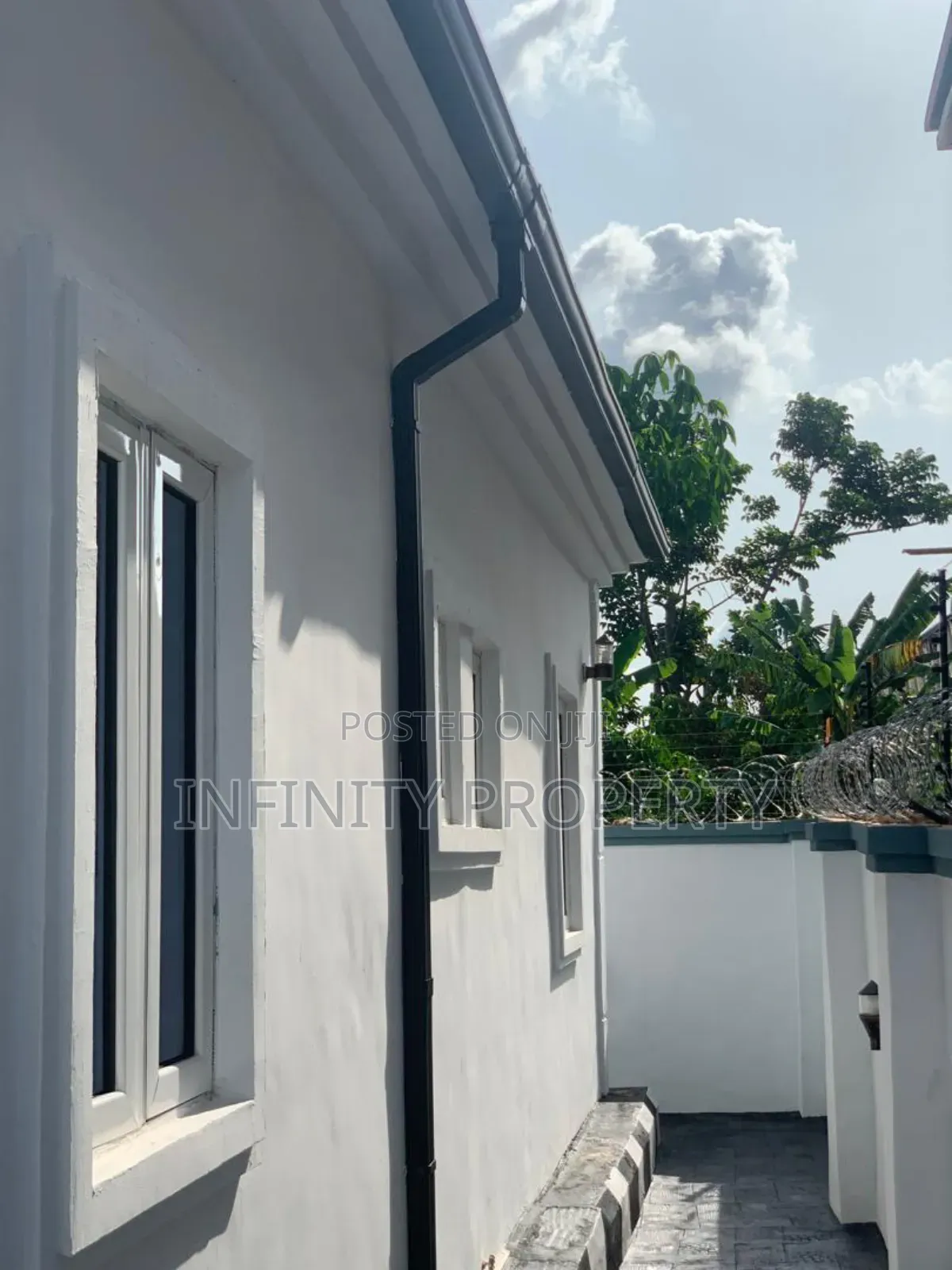 2bdrm Block of Flats in Rock Of Ages, Benin City for sale