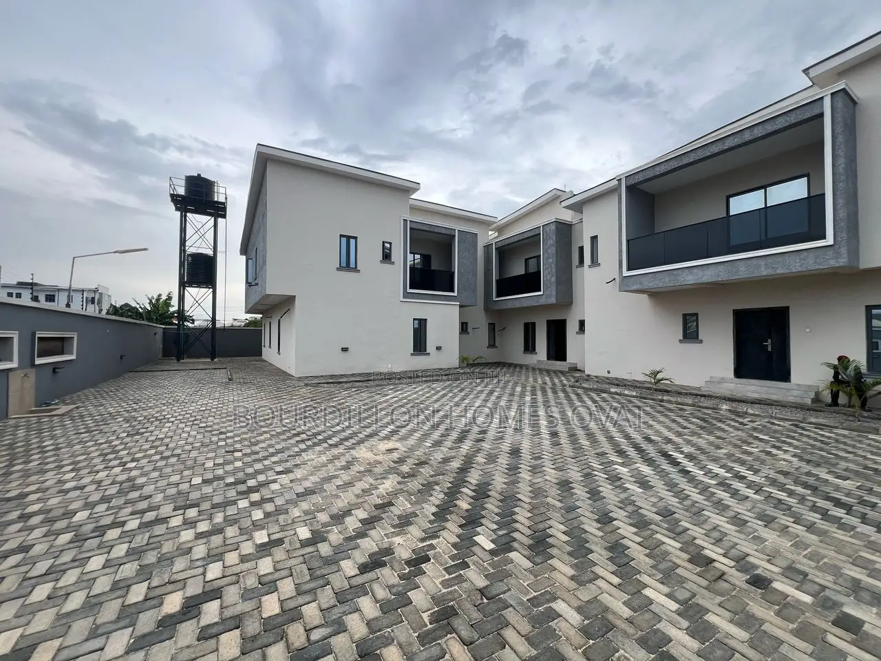 4bdrm Duplex in Lekki for sale