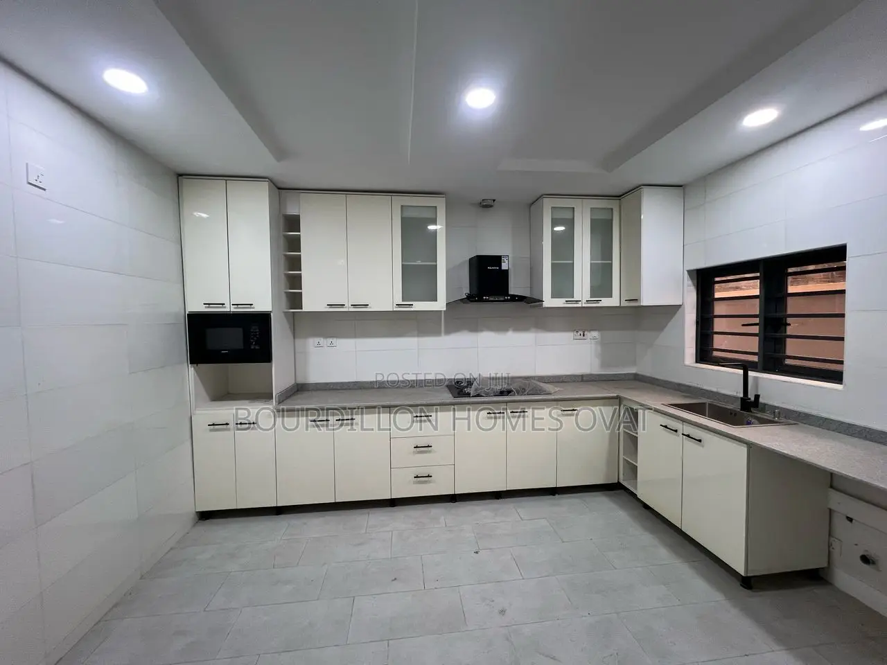 4bdrm Duplex in Lekki for sale
