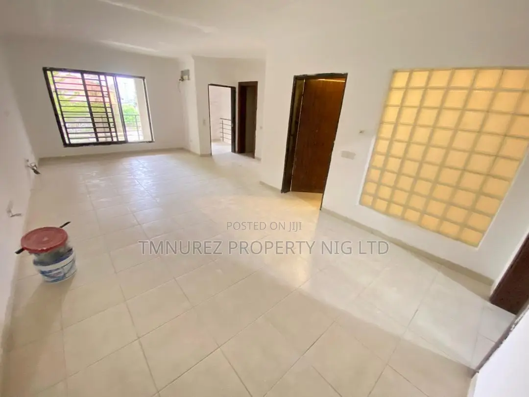 3bdrm Apartment in Lekki Phase1 for rent