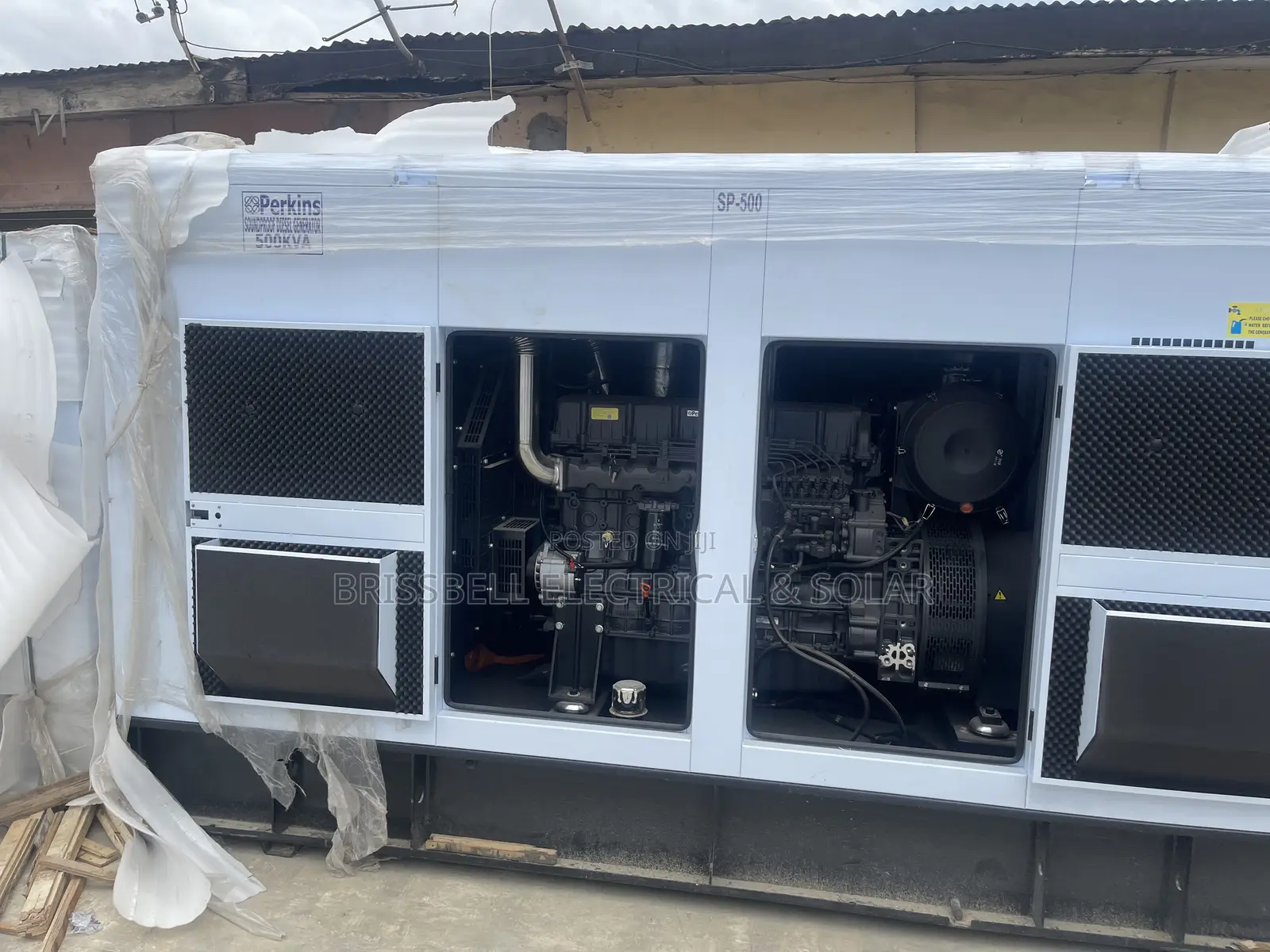Heavy-duty England Perkins Soundproof Diesel Generator500kva