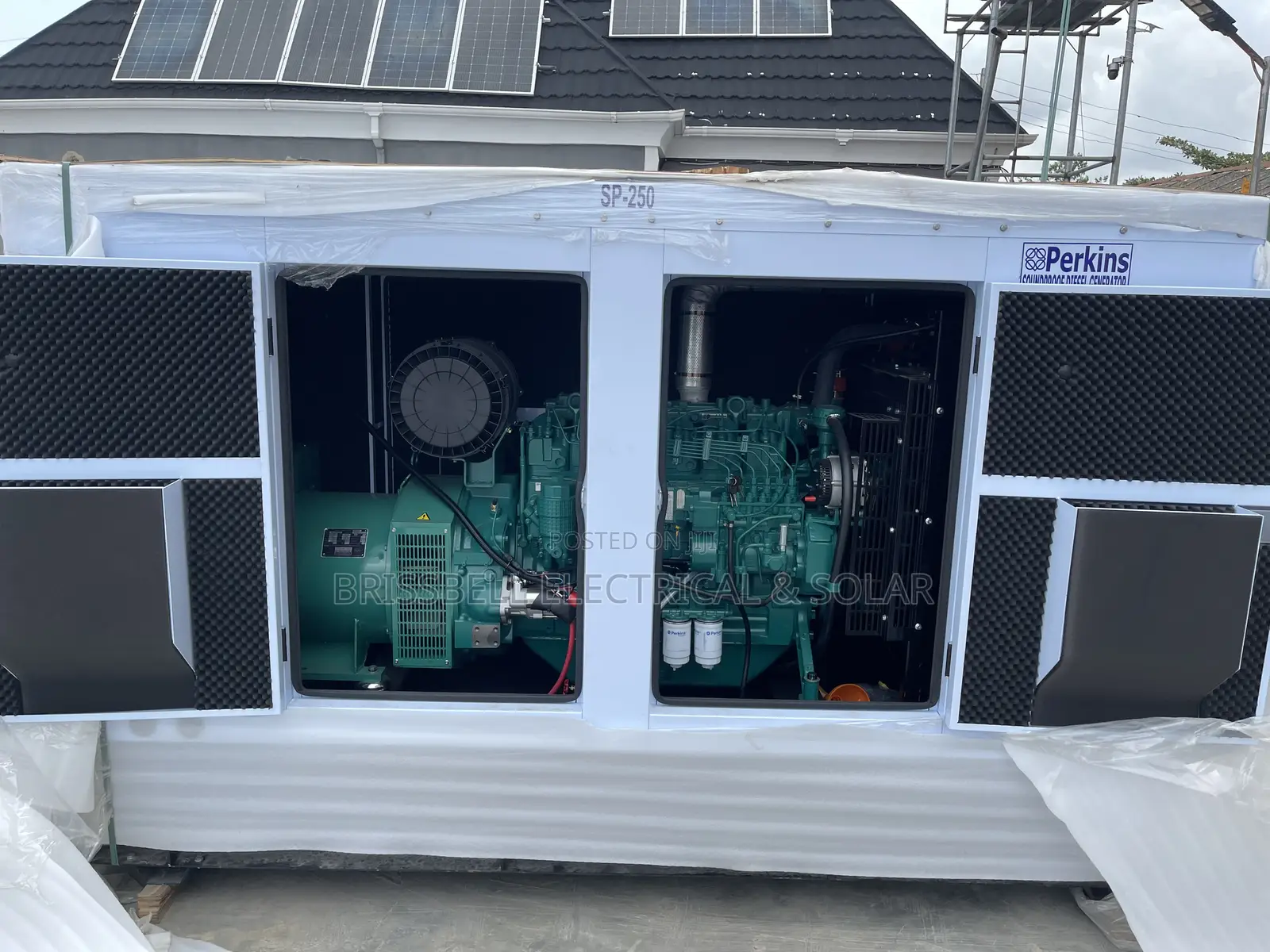 Heavy-duty England Perkins Soundproof Diesel Generator250kva