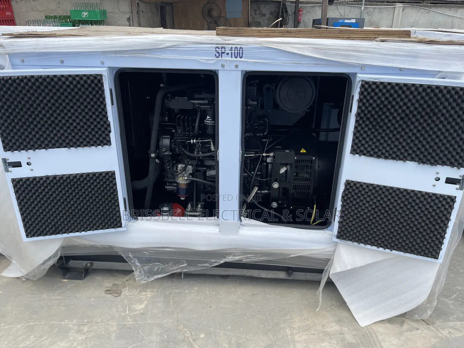 Heavy-duty England Perkins Soundproof Diesel Generator100kva