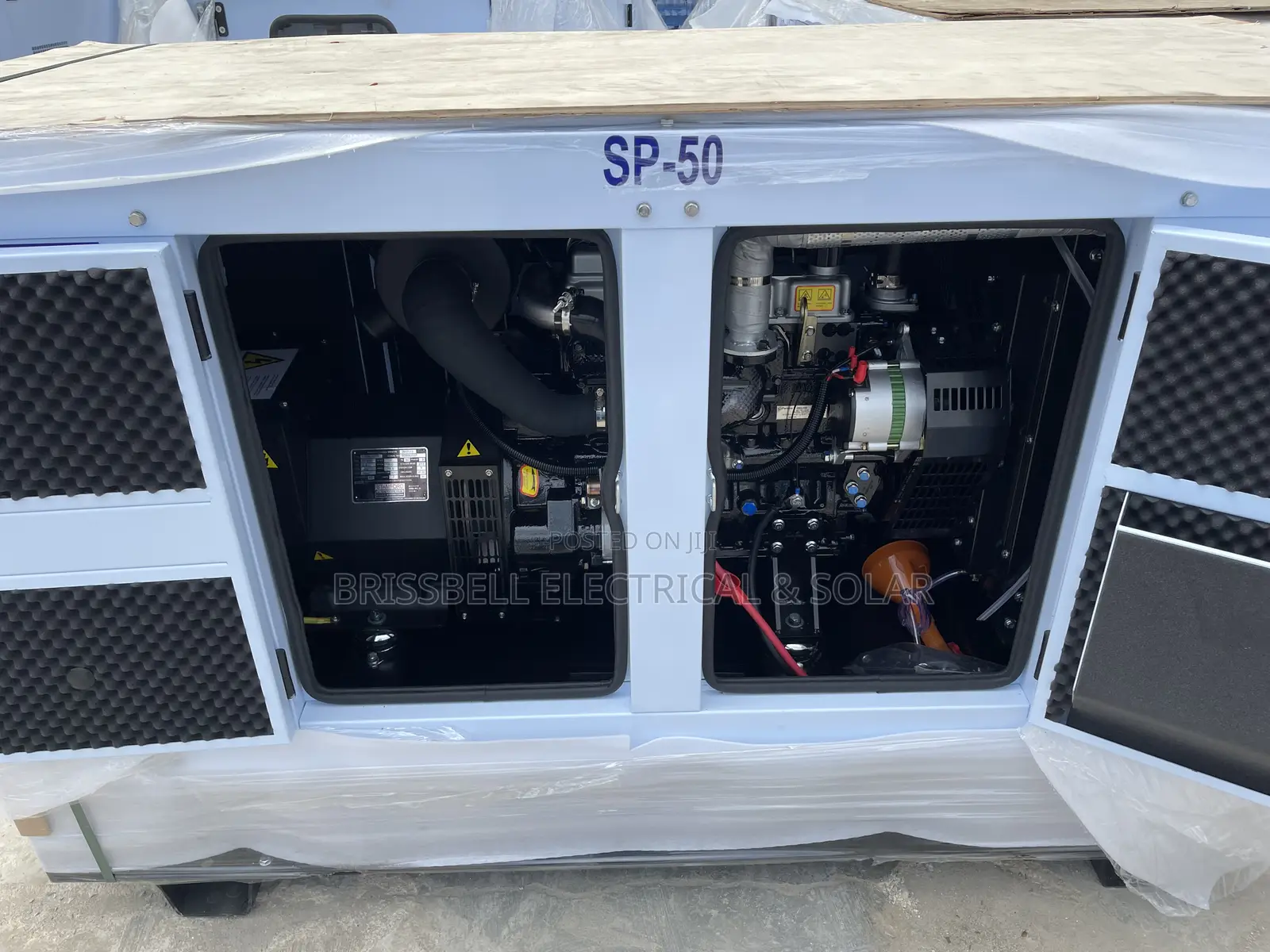 Heavy-duty England Perkins Soundproof Diesel Generator 50kva