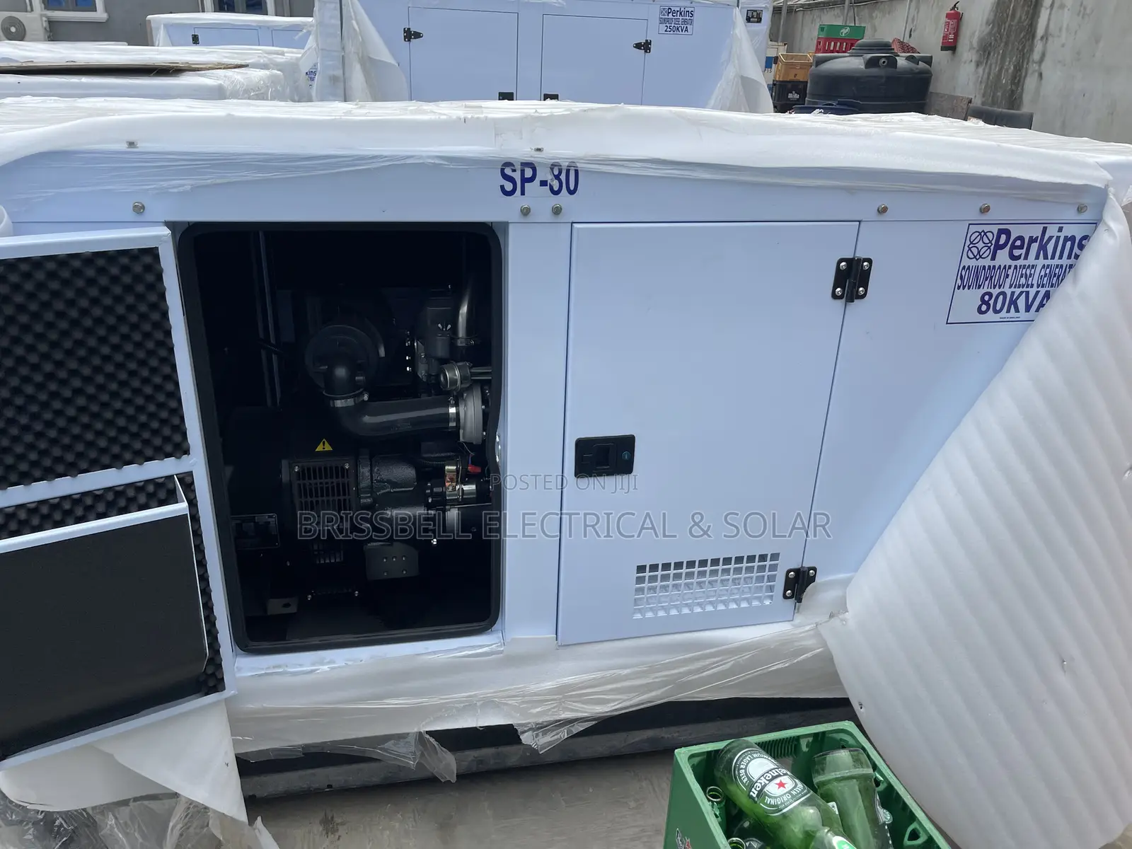 Heavy-duty England Perkins Soundproof Diesel Generator 80kva