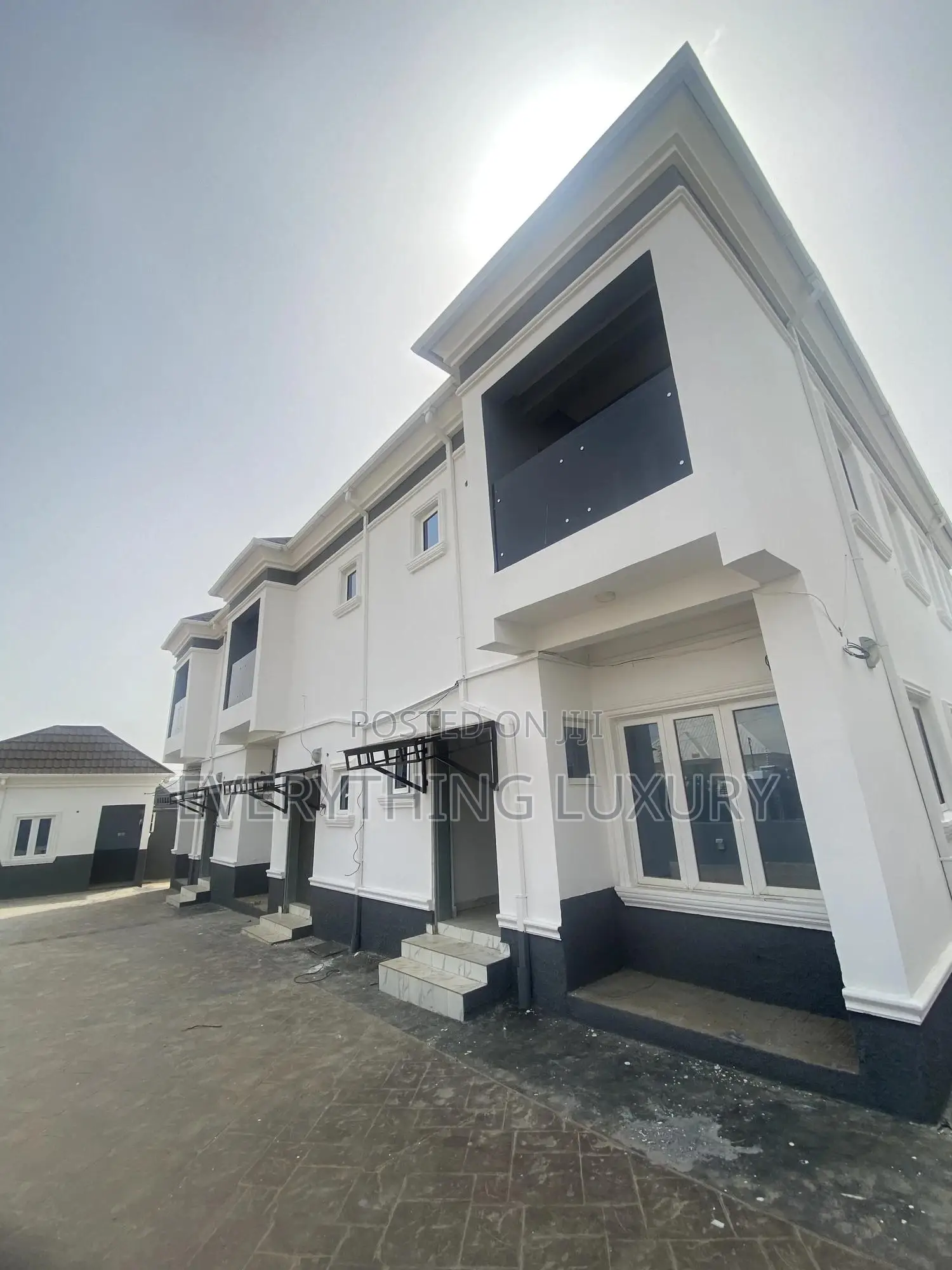 3bdrm Townhouse / Terrace in Ushafa for rent