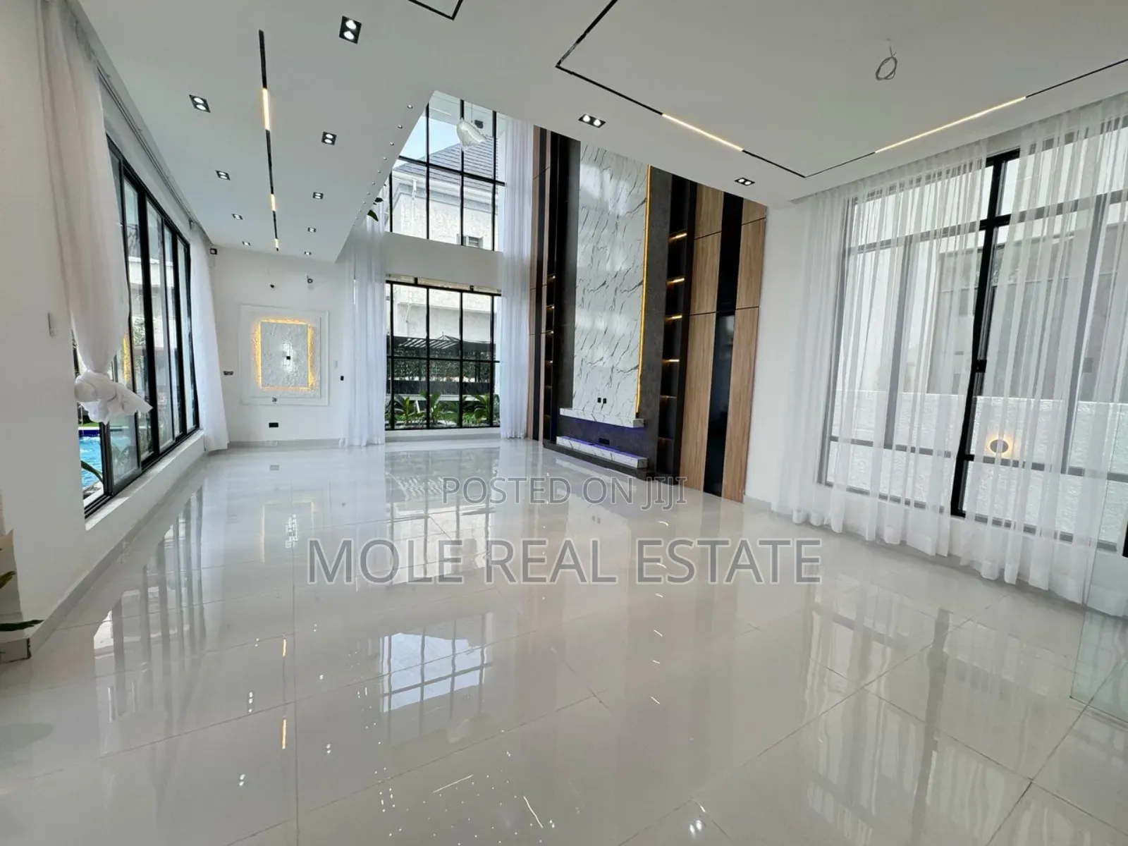 Furnished 4bdrm Duplex in Ajah Leki for sale