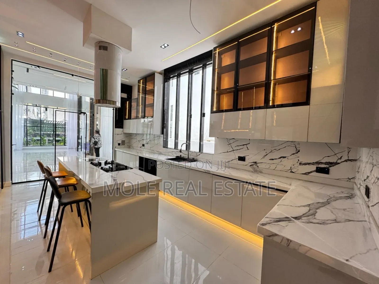 Furnished 4bdrm Duplex in Ajah Leki for sale